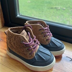 OshKosh B'gosh Navy and Brown Quilted Toddler Boots with Rubber Sole